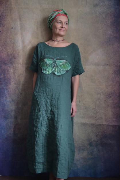 The Girl's collection. Linen dress Moth