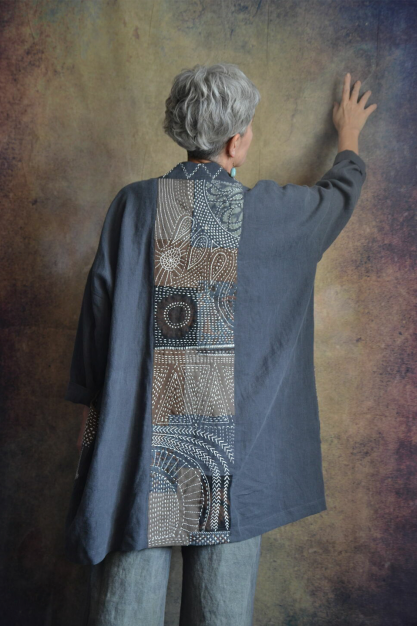 Japanese collection. Linen cardigan in sashiko style. Embroidered linen dustcoat